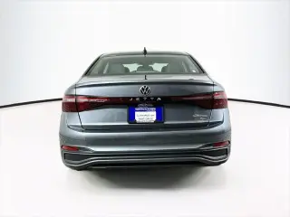 Volkswagen Jetta 2025 SE 4dr Sedán