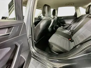 Volkswagen Jetta 2025 SE 4dr Sedán