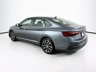 Volkswagen Jetta 2025 SE 4dr Sedán