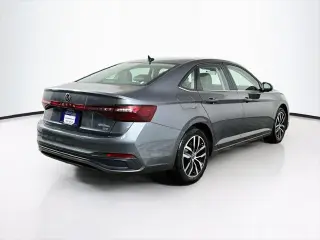 Volkswagen Jetta 2025 SE 4dr Sedán