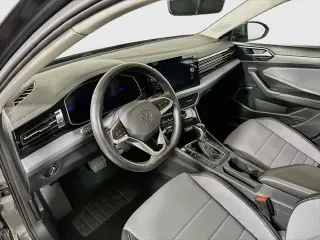 Volkswagen Jetta 2025 SE 4dr Sedán
