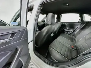 Volkswagen Jetta 2023 Sport 4dr Sedán 8A