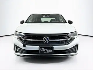 Volkswagen Jetta 2023 Sport 4dr Sedán 8A