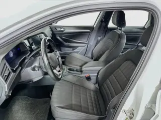 Volkswagen Jetta 2023 Sport 4dr Sedán 8A