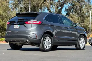 Ford Edge 2023 tracción en las cuatro ruedas Titanium 4dr Crossover