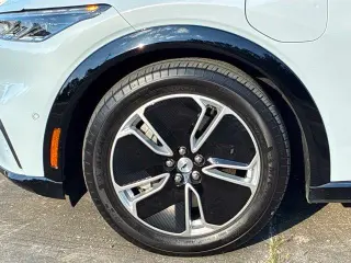 Ford Mustang Mach-E 2023 Premium 4dr SUV