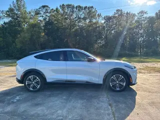 Ford Mustang Mach-E 2023 Premium 4dr SUV