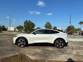 Ford Mustang Mach-E 2023 Premium 4dr SUV