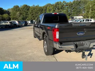 Ford F-250 Super Duty 2019 4x4 Lariat 4dr Crew Cab 6.8 ft. SB Pickup