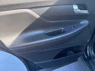 Hyundai SANTA FE 2023 con tracción en las ruedas AWD SEL 4dr Crossover