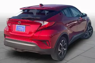 Toyota C-HR 2022 XLE 4dr Crossover