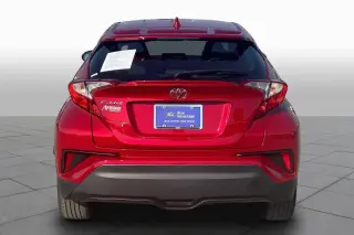 Toyota C-HR 2022 XLE 4dr Crossover