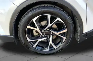 Toyota C-HR 2018 XLE Premium 4dr Crossover
