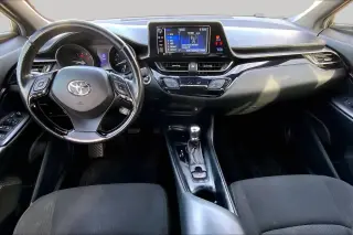 Toyota C-HR 2018 XLE Premium 4dr Crossover