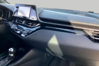 Toyota C-HR 2018 XLE Premium 4dr Crossover
