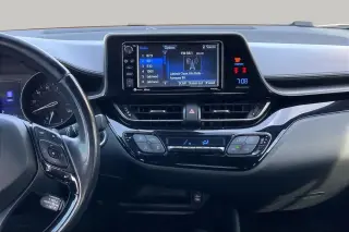Toyota C-HR 2018 XLE Premium 4dr Crossover