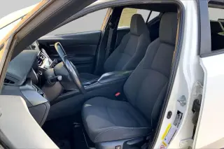Toyota C-HR 2018 XLE Premium 4dr Crossover