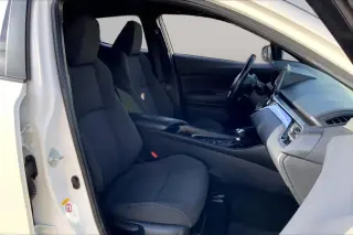Toyota C-HR 2018 XLE Premium 4dr Crossover