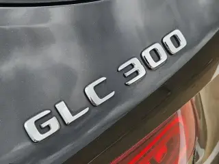 Mercedes-Benz GLC 2022 GLC 300 4dr SUV