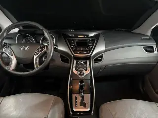 Hyundai ELANTRA 2013 Limited 4dr Sedán