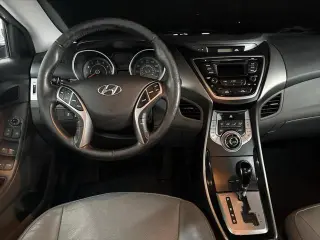 Hyundai ELANTRA 2013 Limited 4dr Sedán