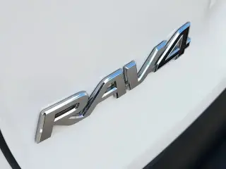 Toyota RAV4 Hybrid 2025 AWD LE SUV 4 puertas