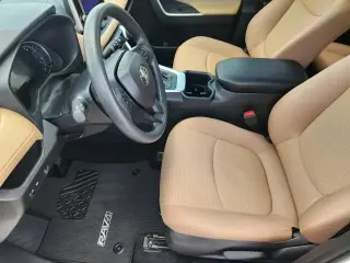 Toyota RAV4 Hybrid 2025 AWD LE SUV 4 puertas