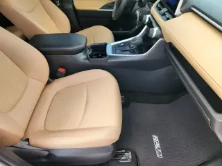 Toyota RAV4 Hybrid 2025 AWD LE SUV 4 puertas