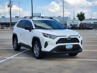 Toyota RAV4 Hybrid 2025 AWD LE SUV 4 puertas
