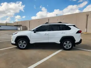 Toyota RAV4 Hybrid 2025 AWD LE SUV 4 puertas