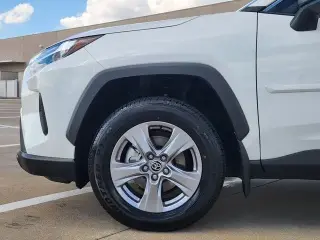 Toyota RAV4 Hybrid 2025 AWD LE SUV 4 puertas