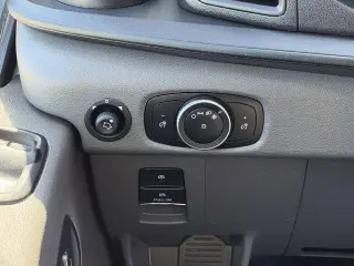 Ford Transit 2022 350 XL 3puertas LWB techo medio furgón de pasajeros
