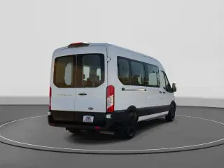 Ford Transit 2022 350 XL 3puertas LWB techo medio furgón de pasajeros