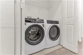 Propiedad de alquiler con 3 dormitorios y 2.5 baños en Pembroke Pines
