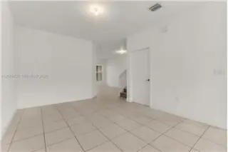 Propiedad de alquiler con 3 dormitorios y 2.5 baños en Pembroke Pines