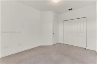 Propiedad de alquiler con 3 dormitorios y 2.5 baños en Pembroke Pines