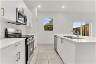 Propiedad de alquiler con 3 dormitorios y 2.5 baños en Pembroke Pines