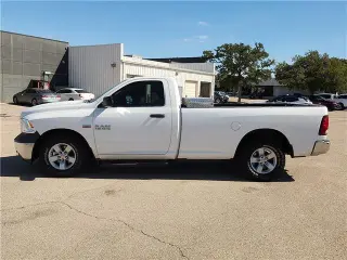 Ram 1500 2017 4x2 Tradesman 2dr Cabina Regular 8 ft. LB Pickup