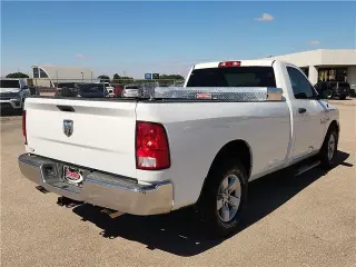 Ram 1500 2017 4x2 Tradesman 2dr Cabina Regular 8 ft. LB Pickup