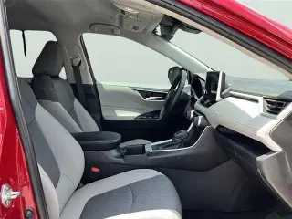Toyota RAV4 2025 XLE 4dr SUV