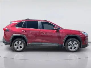Toyota RAV4 2025 XLE 4dr SUV