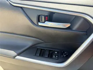 Toyota RAV4 2021 AWD XLE 4dr SUV