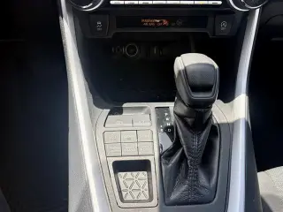 Toyota RAV4 2021 AWD XLE 4dr SUV