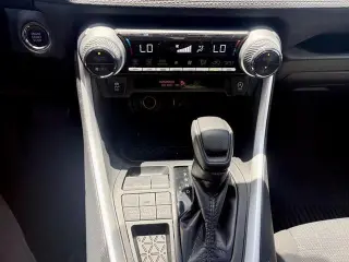 Toyota RAV4 2021 AWD XLE 4dr SUV