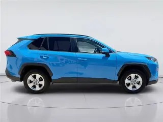 Toyota RAV4 2021 AWD XLE 4dr SUV