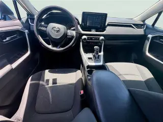 Toyota RAV4 2021 AWD XLE 4dr SUV