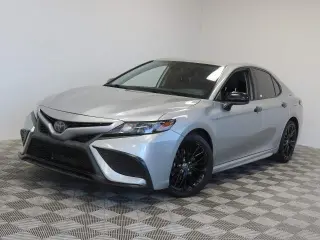 Toyota Camry 2021 SE Sedán de 4 puertas