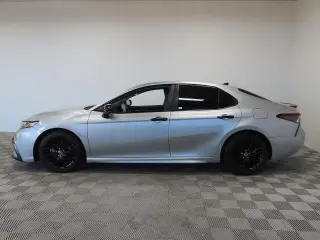 Toyota Camry 2021 SE Sedán de 4 puertas