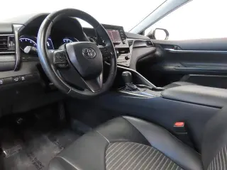 Toyota Camry 2021 SE Sedán de 4 puertas