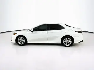 Toyota Camry 2023 LE 4dr Sedán